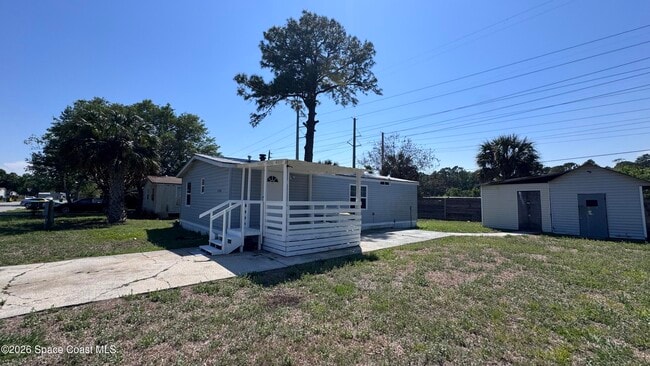 Building Photo - 4760 Lake Ontario Dr