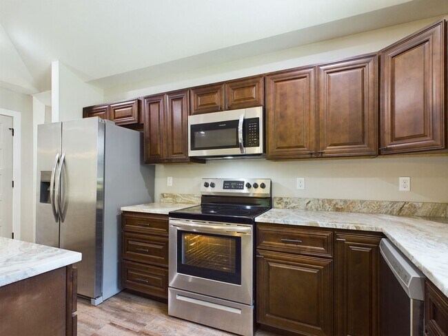 Building Photo - 100 Briana Villa Ln