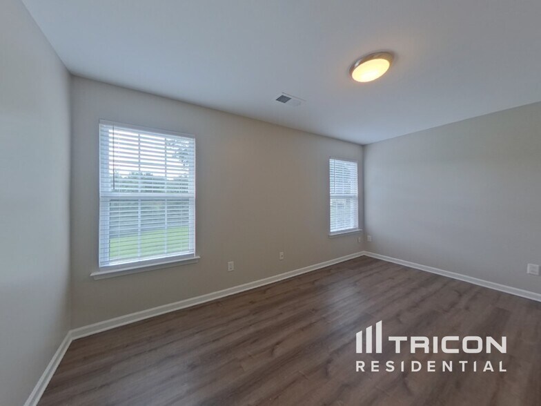 Building Photo - 2496 Ivy Creek Frd