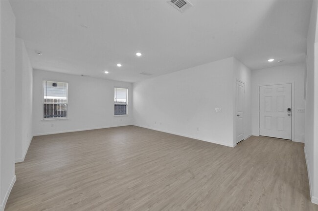 Building Photo - 326 Maple Bark Trl