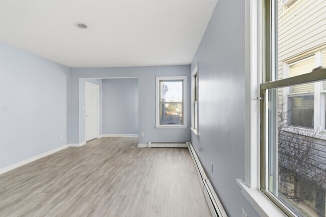 Building Photo - 336 W Palisade Ave