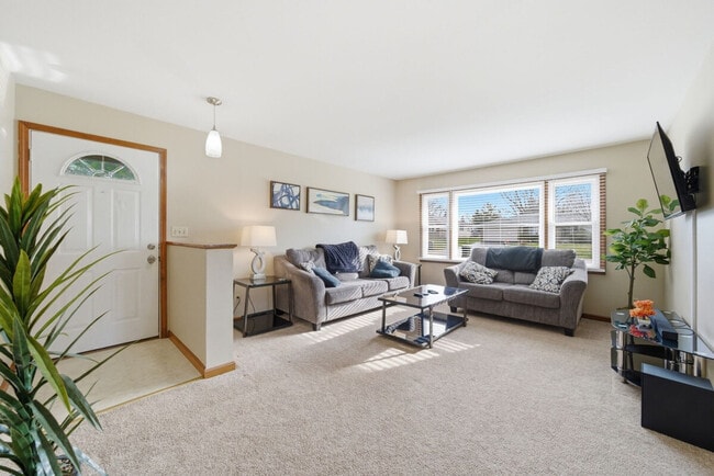 Building Photo - 1071 Johnston Dr