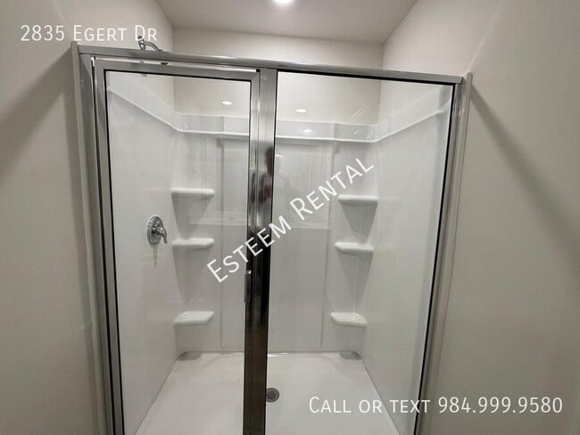 Building Photo - 2835 Egert Dr