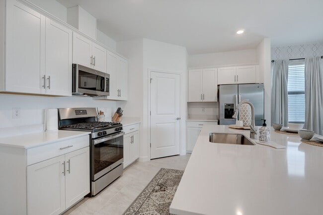 Building Photo - 18315 Ridgeline Dr