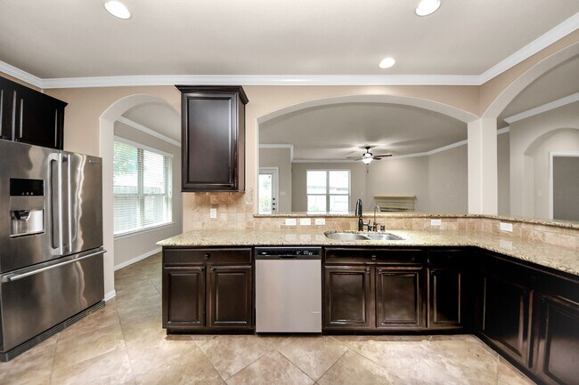 Building Photo - 12131 Cove Ridge Ln