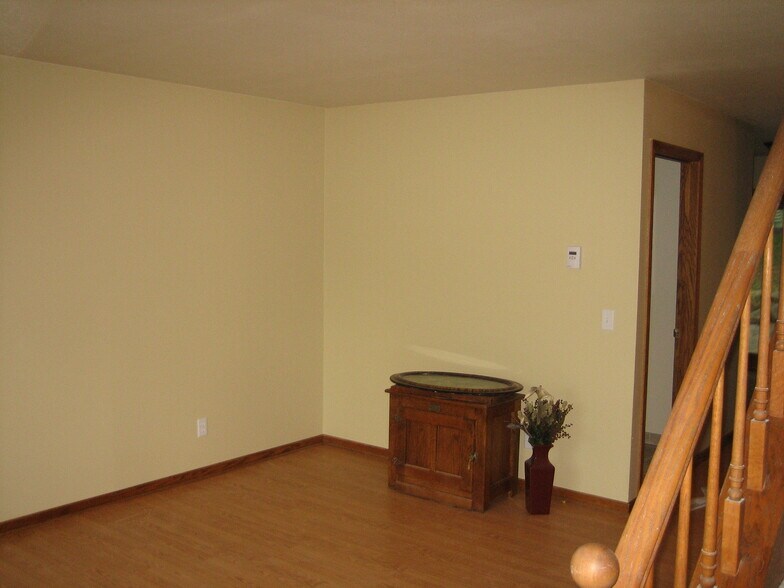 Building Photo - 77 Sinykin Cir