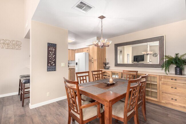 Building Photo - Resort-Style Living in the Heart of Scotts...