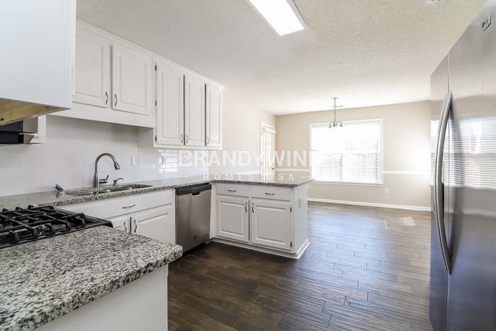 Building Photo - 415 Cold Springs Ln