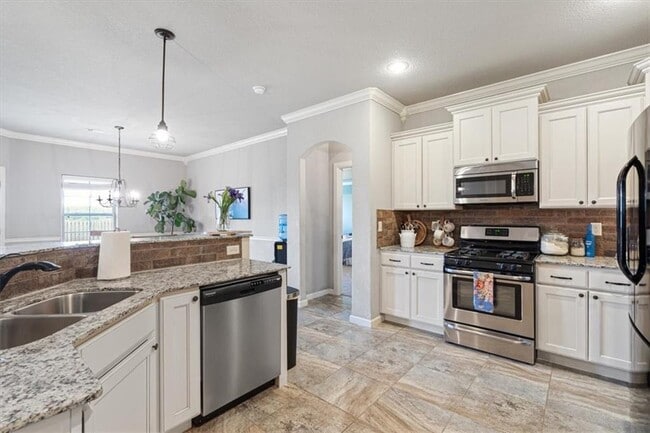 Building Photo - 711 Tamarron Dr