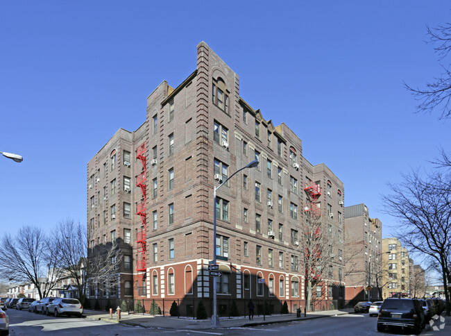 Building Photo - 88-35 Elmhurst Ave