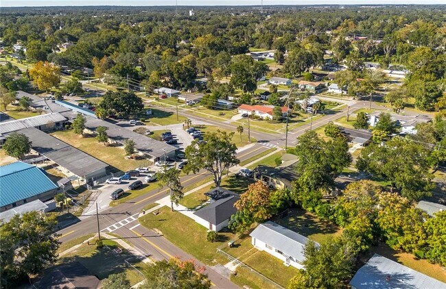 Building Photo - 519 SW 19th Ave