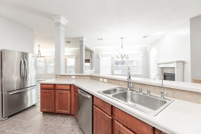 Building Photo - 8819 Rocky Knoll Ln