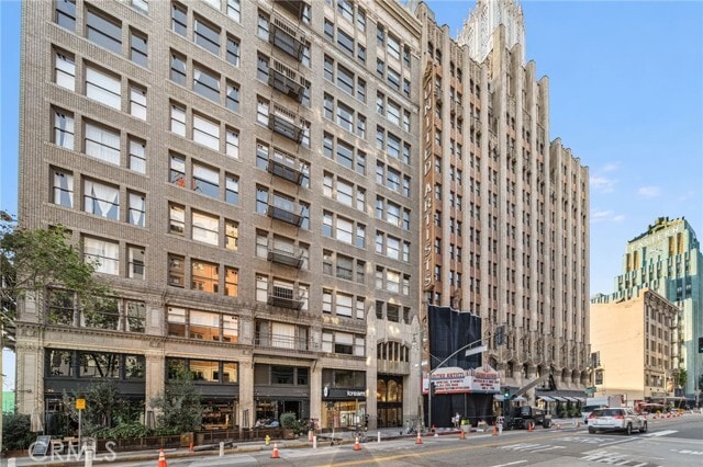 Building Photo - 939 S Broadway