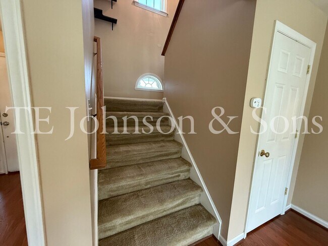 Building Photo - Charming 3-Bedroom Home with Modern Comfor...
