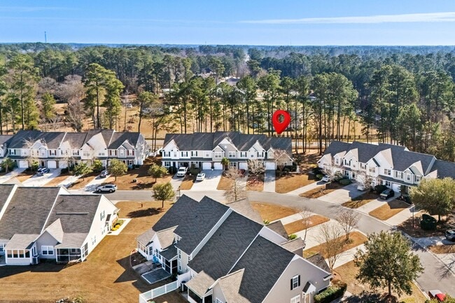 Building Photo - 571 Riverward Dr