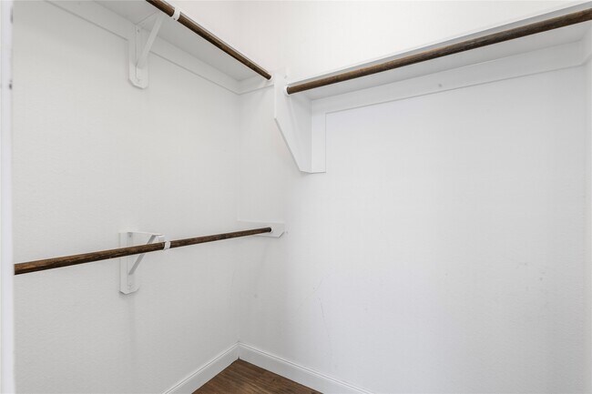 Building Photo - 2206 Hidden Meadow Ln
