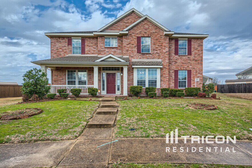 Building Photo - 621 Camellia Dr