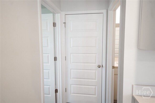 Building Photo - 102 Red Admiral Ln