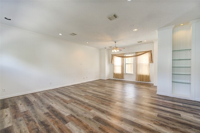 Building Photo - 5701 Kiam St