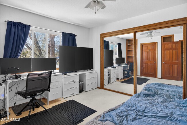 Building Photo - 41537 Poplar Cir