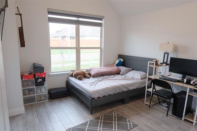 Building Photo - 5928 Pine River Ln