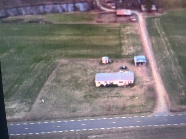 Building Photo - 5654 Davis-Hardy Rd