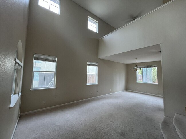 Building Photo - COMING SOON!!! 4 bedroom 3 bathroom home in Elk Grove!
