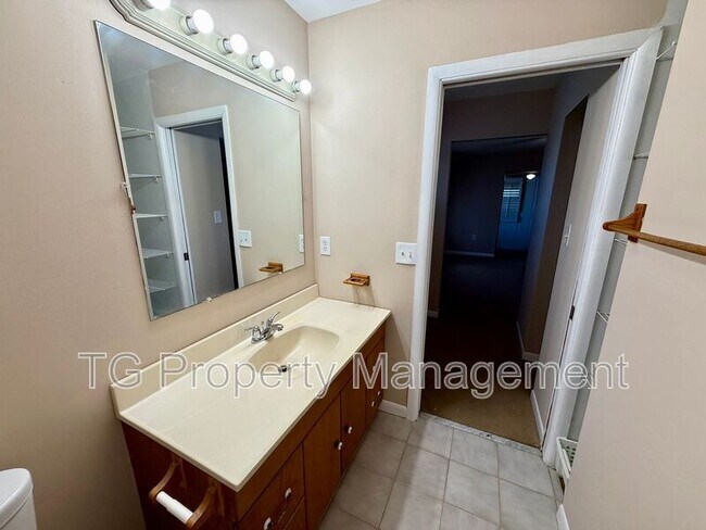 Building Photo - 403 St Augustine Blvd