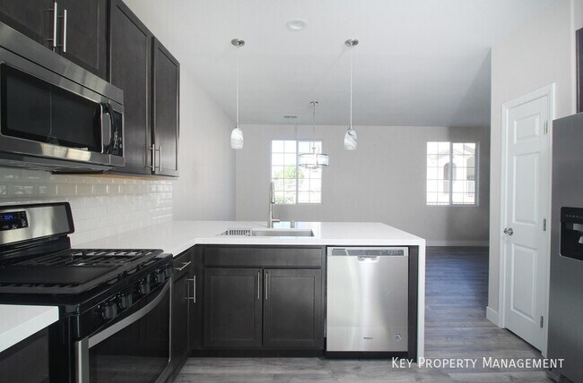 Building Photo - 7916 Violet Dawn St