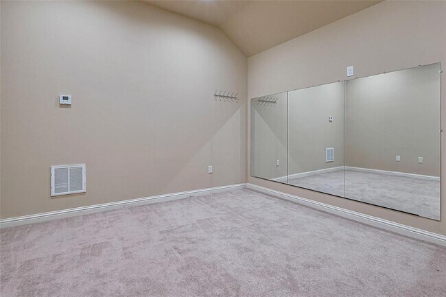 Building Photo - 25307 Oakton Springs Dr