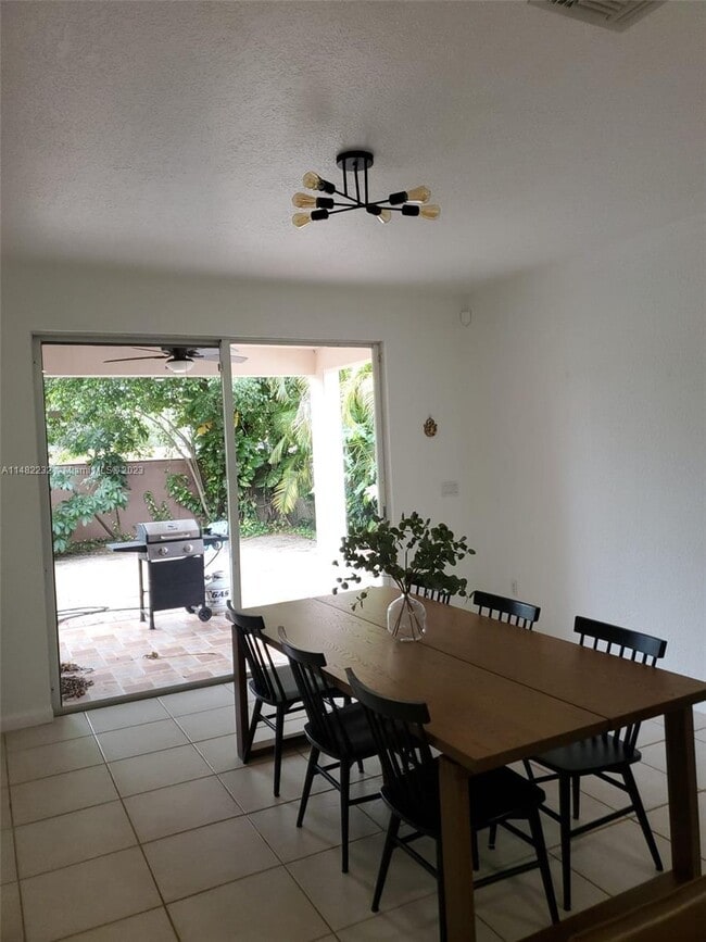 Building Photo - 10270 SW 59th St
