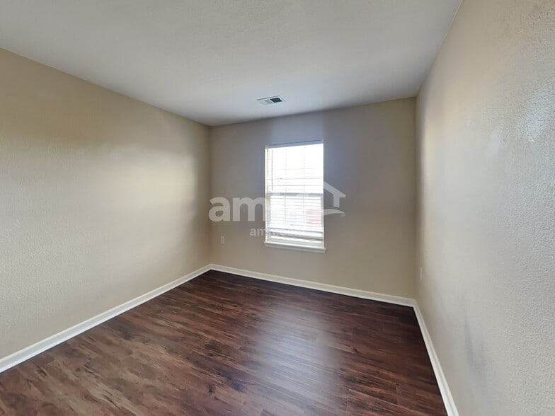 Building Photo - 1473 Bergen Rock St