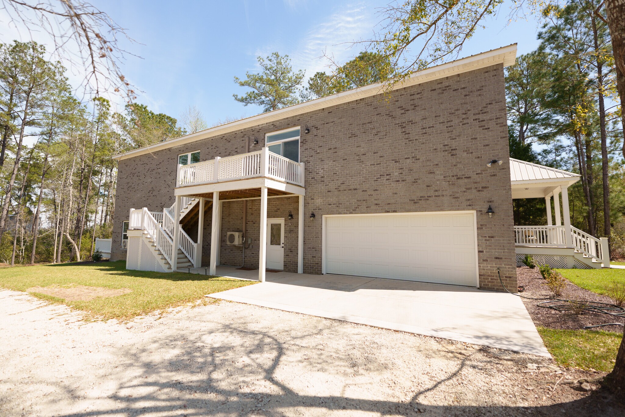 Building Photo - 60 Madison Dr