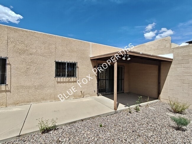 Building Photo - 2415 W Calle Retana