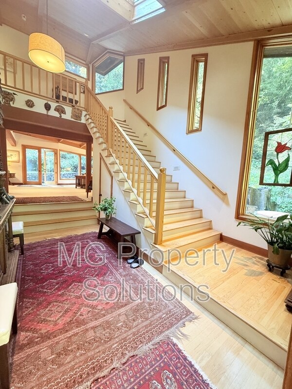 Building Photo - 7079 Lucas Valley Rd