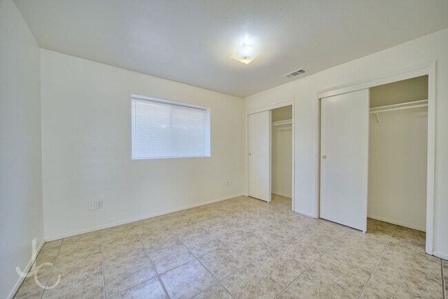 Building Photo - 1308 Reddick Ln
