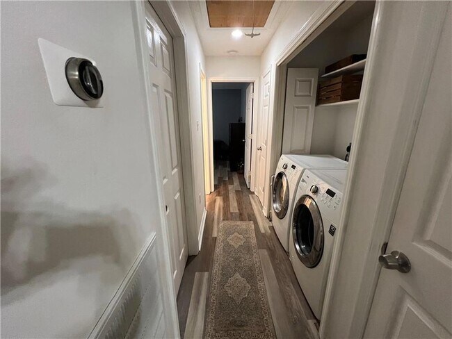 Building Photo - 303 Timber Ridge Dr