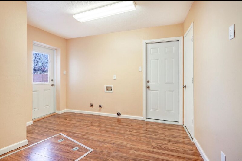 Building Photo - 2424 Vista Grande Dr NW