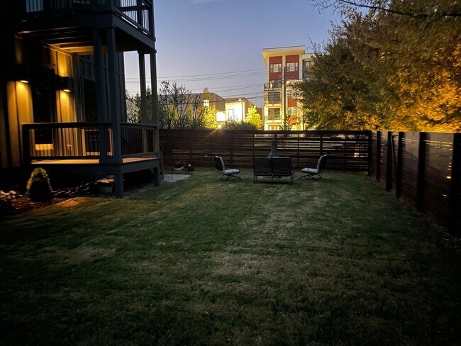 Building Photo - 239 Lowry St NE