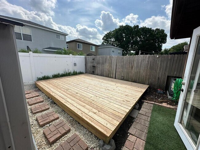 Building Photo - 1715 Oak Branch Ct