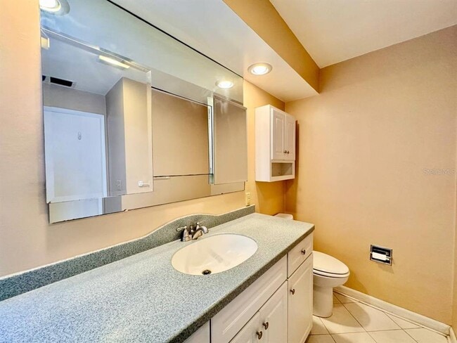 Building Photo - 2060 Attache Ct