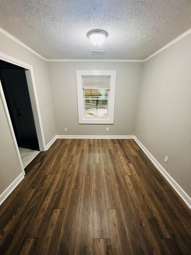 Building Photo - 2145 Pendleton St