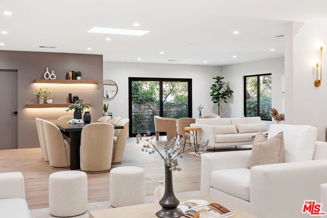 Building Photo - 4943 Palomar Dr