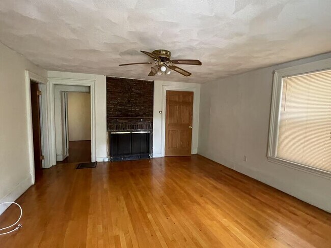 Building Photo - 251 Broadway