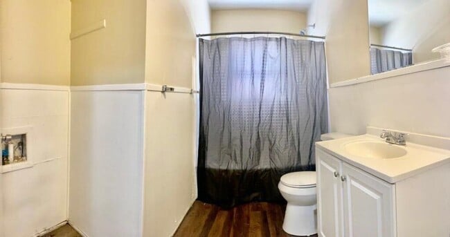 Building Photo - Handyman Special $0 First Month's Rent / “...