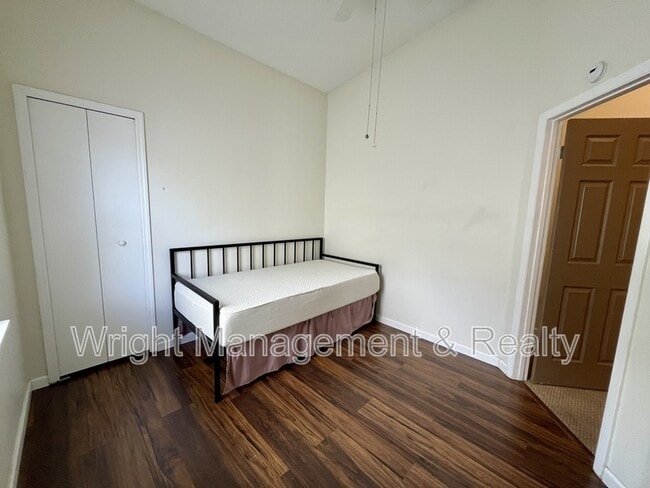 Building Photo - 7618 Colonial Ct