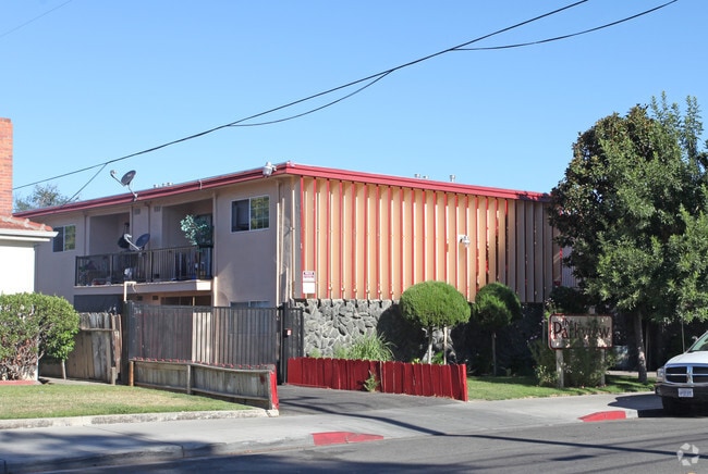 Primary Photo - Parkview Apartments