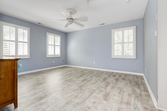 Building Photo - 113 Lighthouse Ln