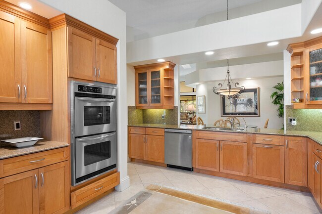 Building Photo - 16939 Isle of Palms Dr