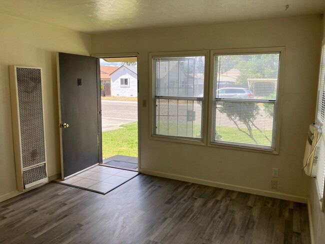 Building Photo - 204 Third St., Ripon, CA 95366